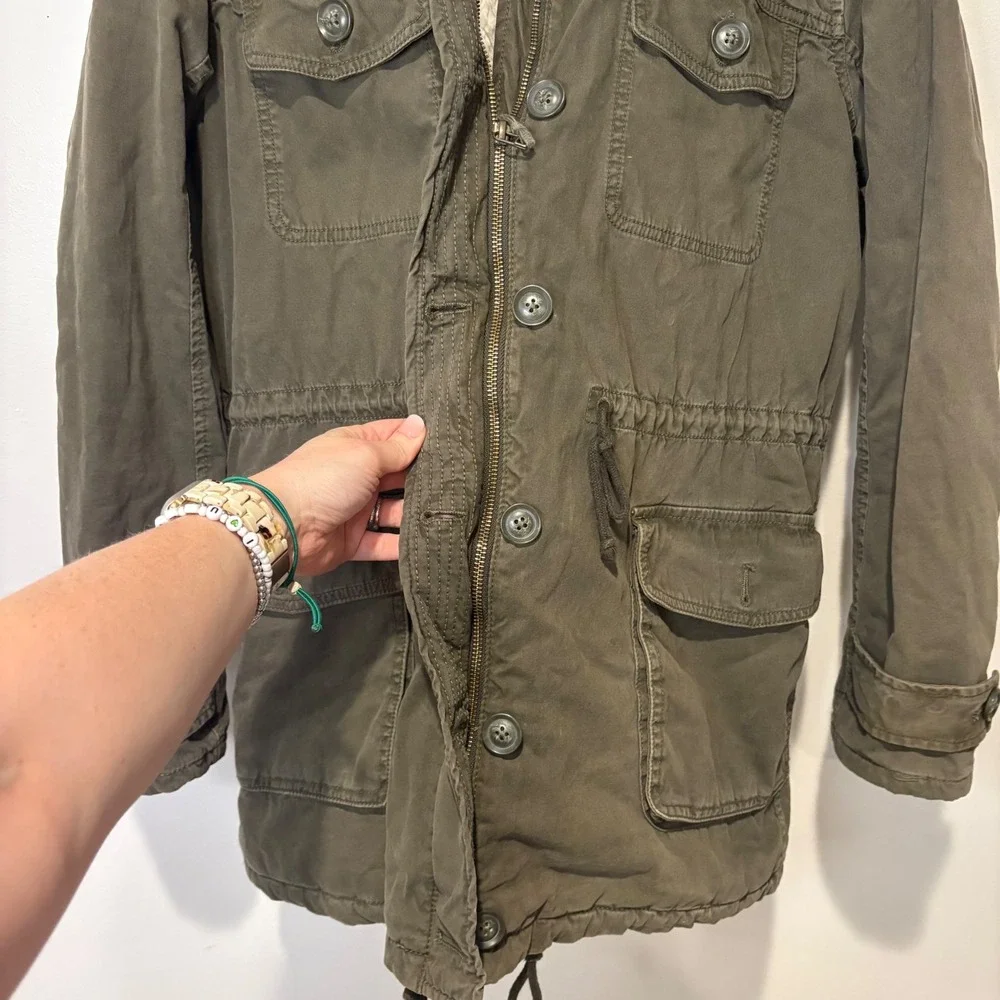 Talula Aritzia Trooper Jacket Womens Small Olive‎ Green Faux Fur Lined Parka
